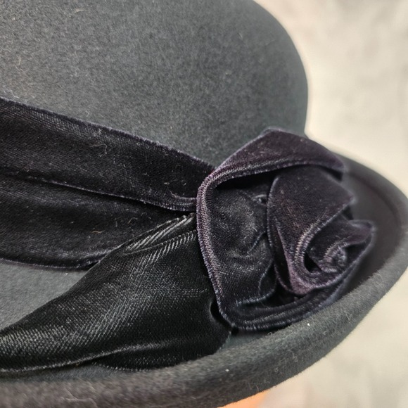 Scala USA Vintage Black Wool Felt Cloche Rose Hat 21" 1920s Gatsby Style 80s 90s - Picture 8 of 14